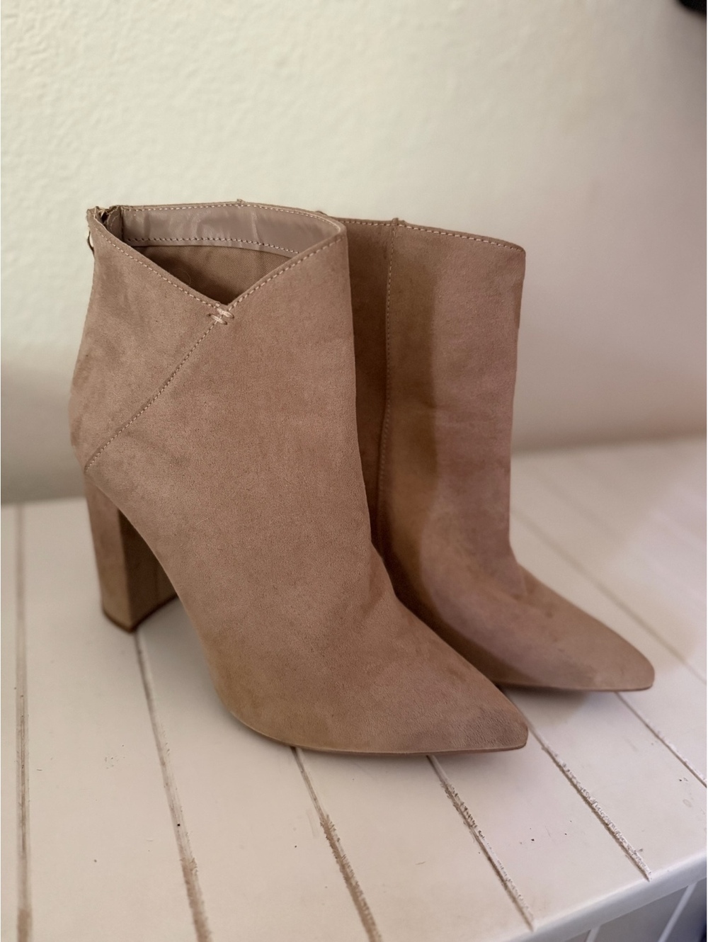 Qupid beige pointed-toe ankle boots